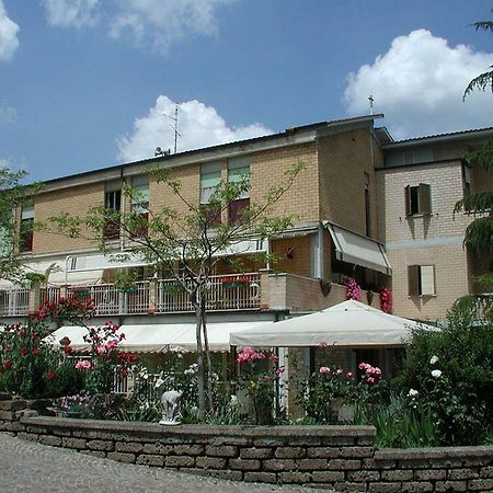 Oasi Di Pace Hotel Sutri Eksteriør billede